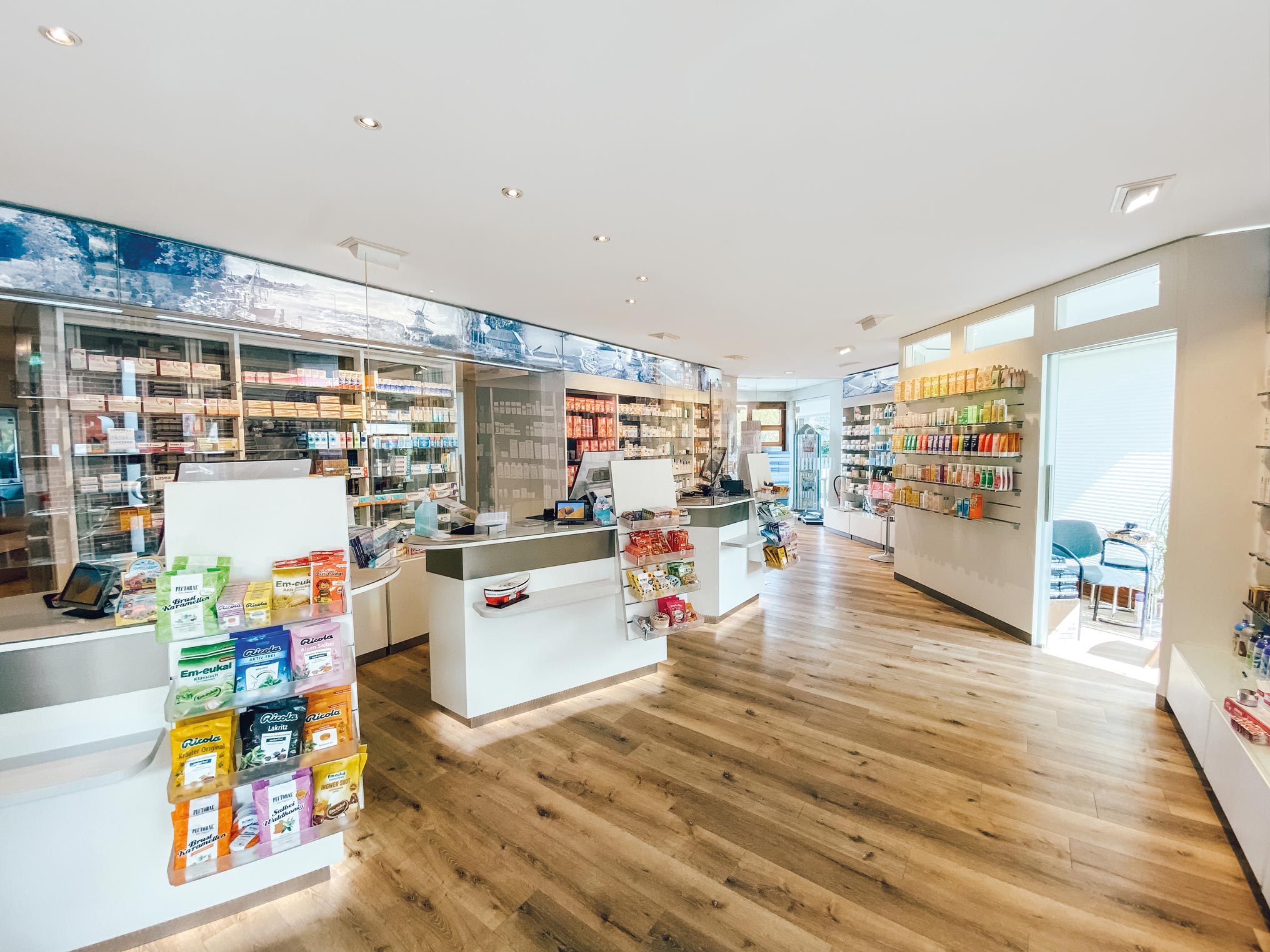 amts-apotheke-langballig-duecker-konzept-apothekeneinrichtung