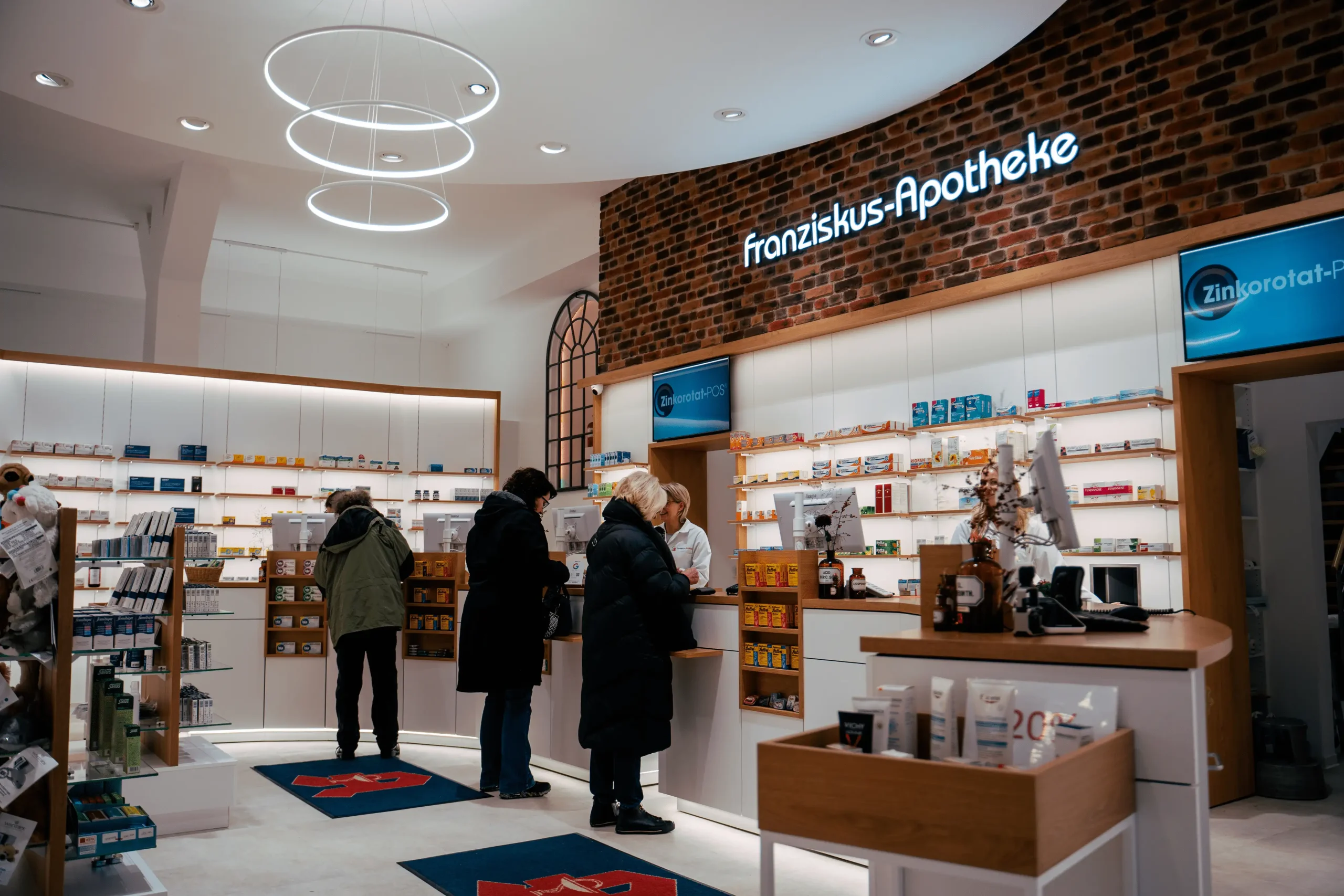 Franziskus_Apotheke_RIIS_Nach-Umbau-02960