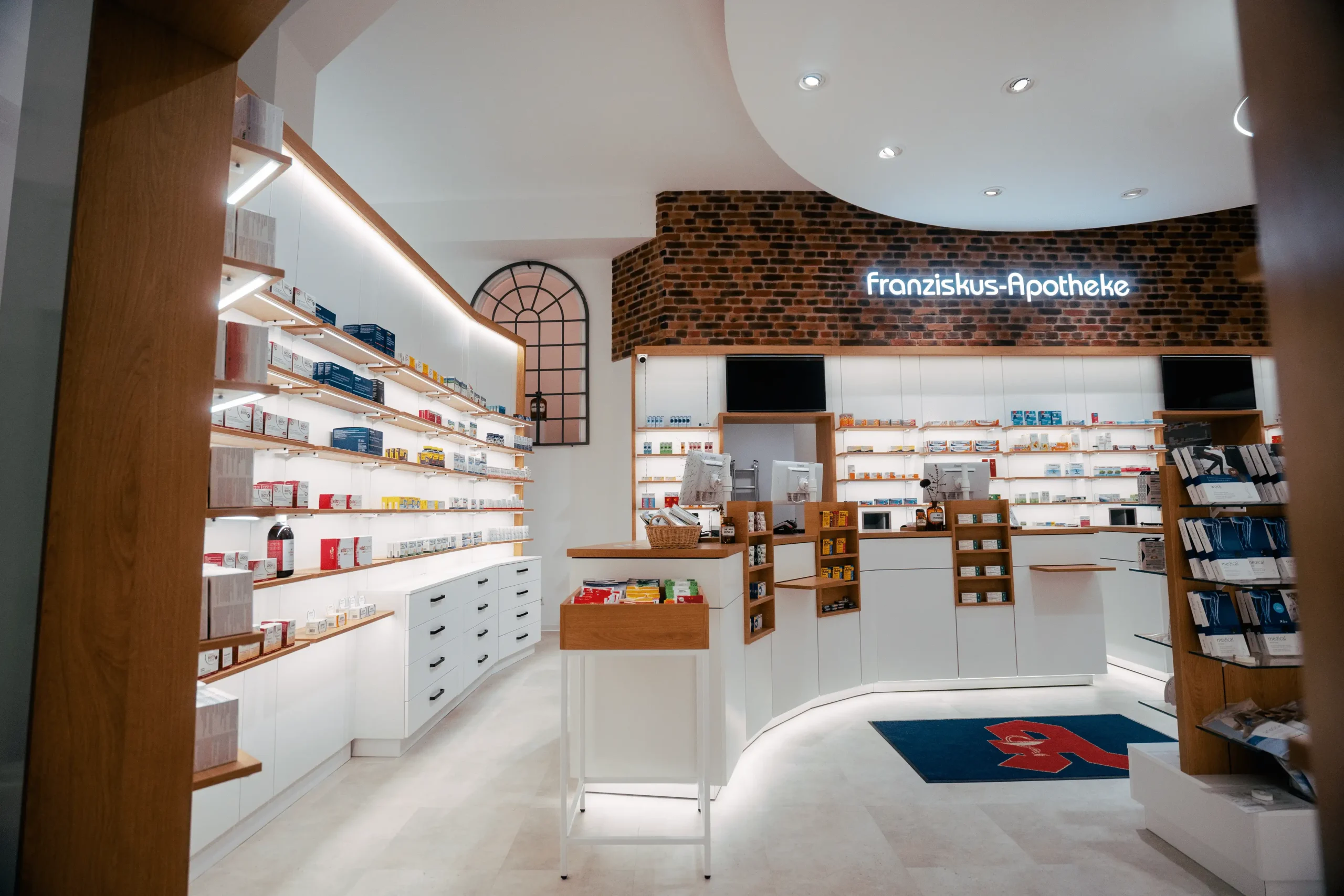 Franziskus_Apotheke_RIIS_Nach-Umbau-03009